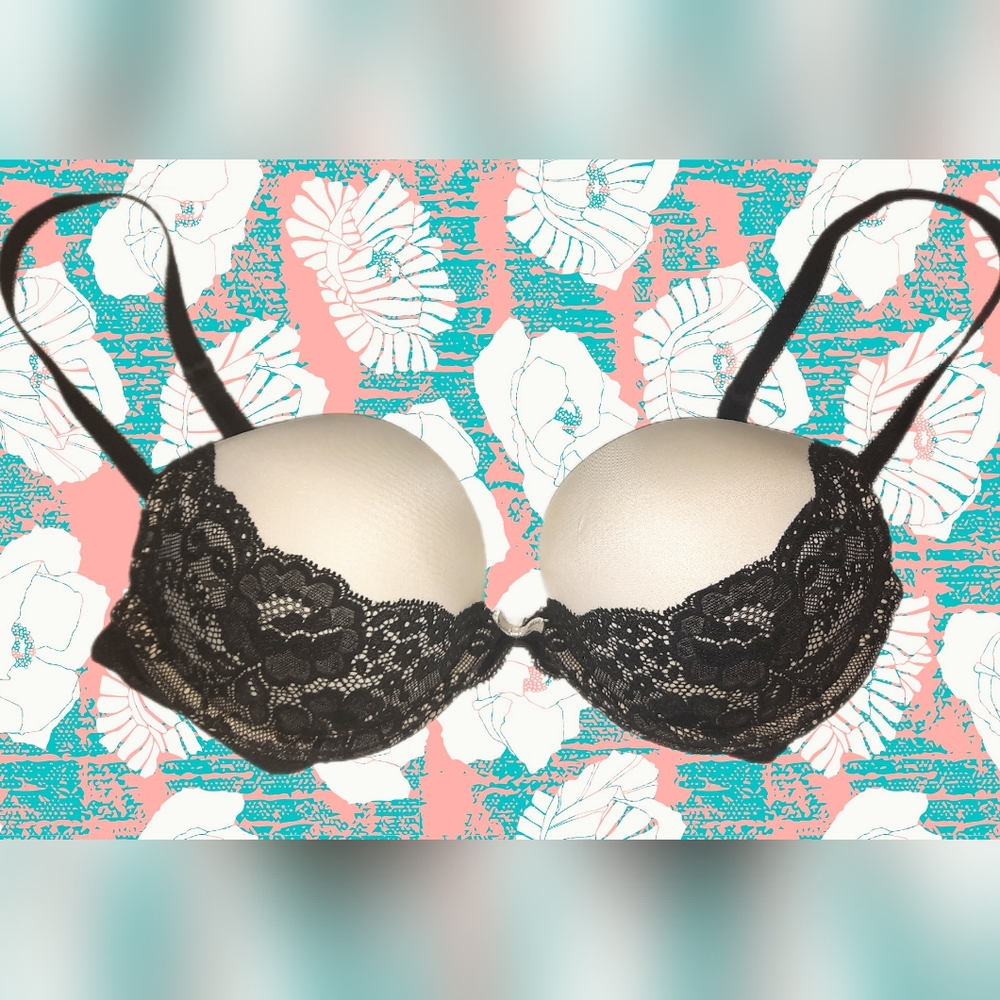 Victoria's Secret - Adds 2 Cup Sizes! 34B Dream Angel's Plunge Lace Push-Up Bra